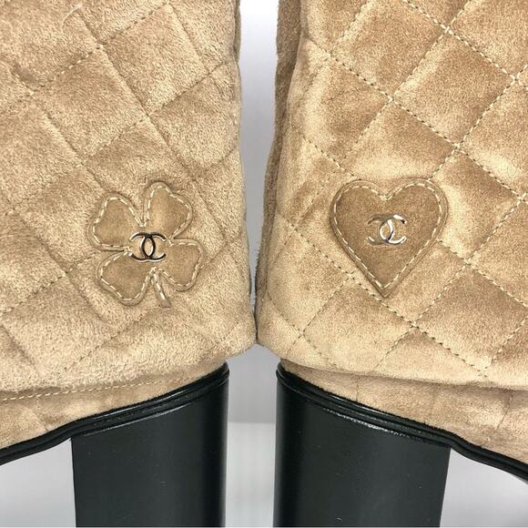 Chanel Quilted Foldover CC Clover Suede Cap Toe Pull On Boots 39 - Picture 4 of 11